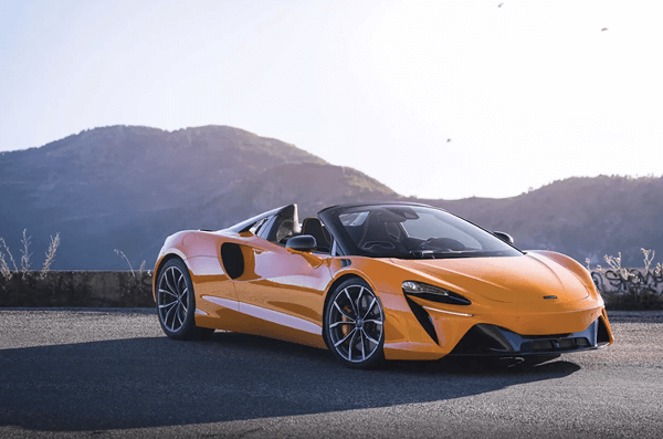 McLaren Artura valuation and investment outlook